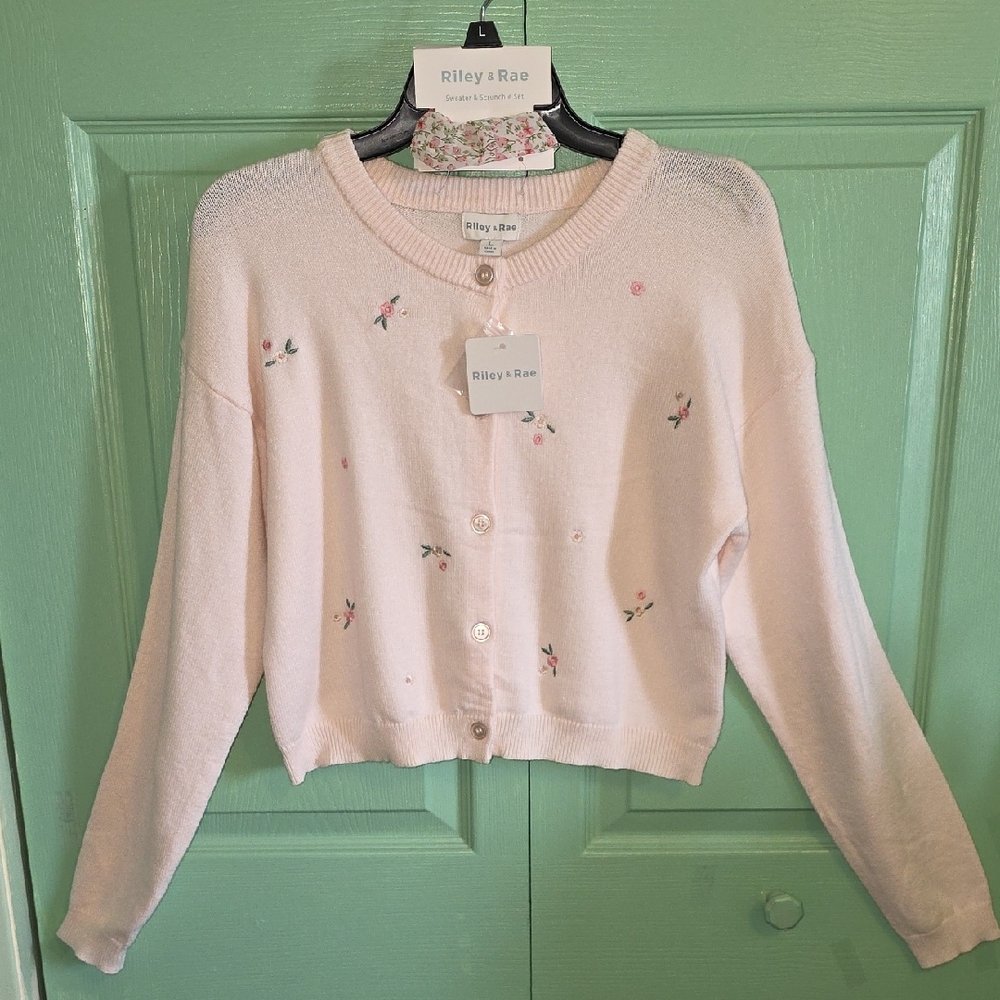 Riley And Rae Cropped Sweater & Scrunchie Set (Size L) NWT Pretty!!!